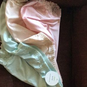 NWT Rhonda Shear 3-pack Smooth Pin Up Panty